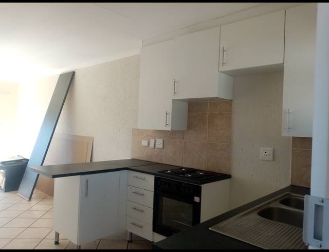 2 BEDROOM SECTIONAL TITLE FOR SALE IN EVELEIGH